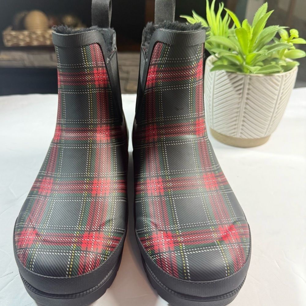 Tretorn Black and Red Plaid Boots